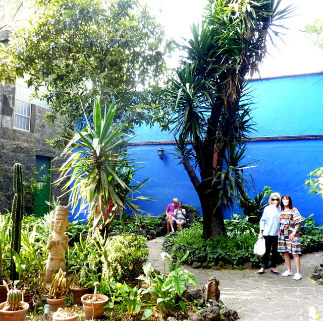 THINGS TO DO IN MEXICO CITY see casa azul witt a guide